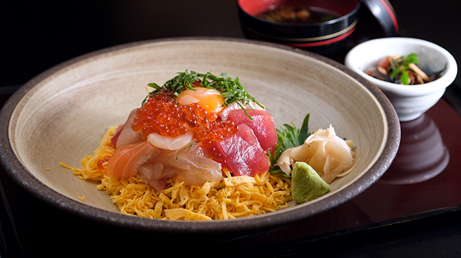鮨・和食処 智や ランチ 海鮮丼